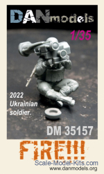DAN35157 Ukrainian soldier 2022 Fire