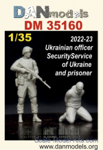 DAN35160 Ukrainian officer Security Service of Ukraine and prisoner