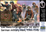 MB35218 German military men, 1944-1945. The machine gun is There!