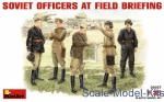 MA35027 Soviet officers at field briefing