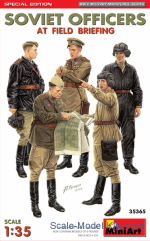 MA35365 Soviet Officers at Field Briefing. (Special Edition)